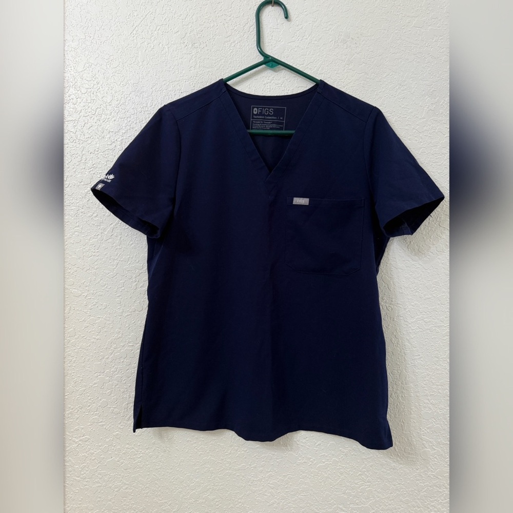 FIGS Catarina Navy Scrub Top - M